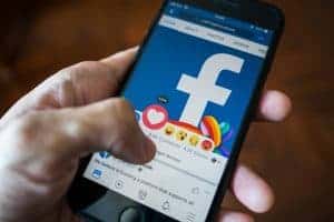 How to Share a Tweet on Facebook