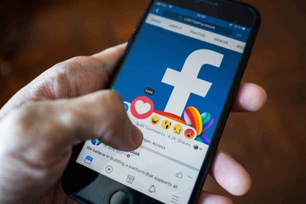 How to Share a Tweet on Facebook