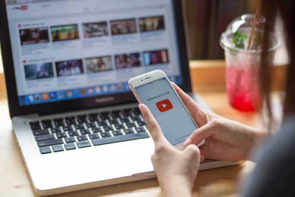 How to Embed YouTube Video on Facebook