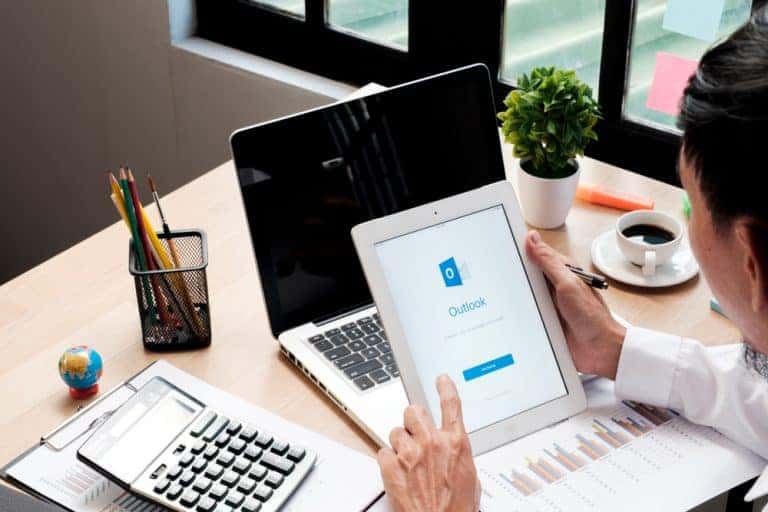 How to Change Email Signature in Outlook