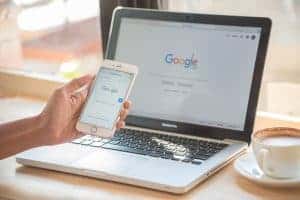 How to Chat in Google Docs