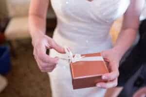 5 Best Gift Ideas for Couples or Family Friends