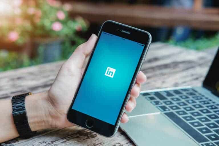 How to Add Resume to LinkedIn