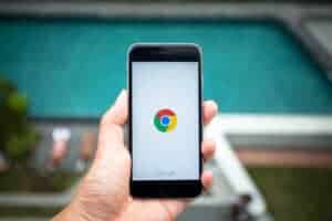 How to Enable Chrome Dark Mode on Android and iPhone