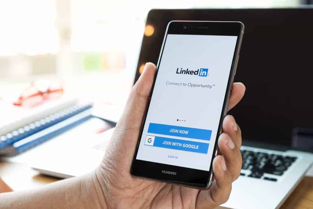 How to Enable LinkedIn Private Mode