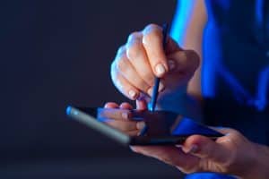LG Stylo 4 Review: Great Stylus, Large Screen-Estate