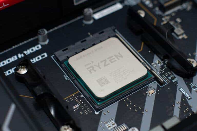 AMD Ryzen 7 3700X vs Intel Core i7 9700K: Which to Buy?