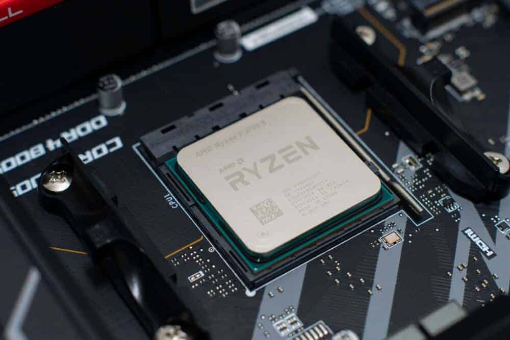 Ryzen 7 3700X vs i7 9700K