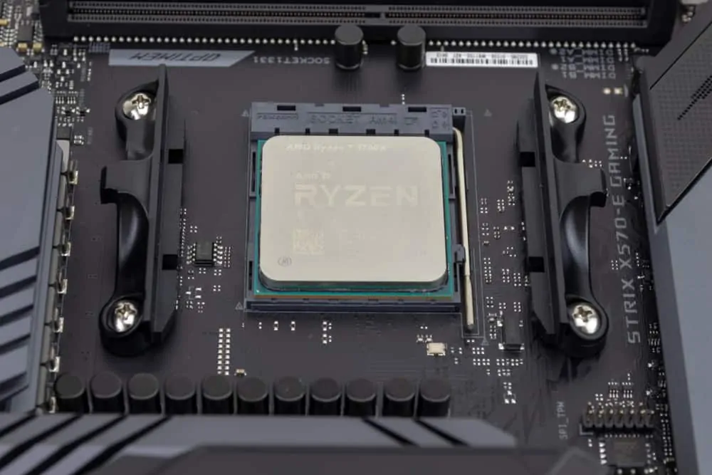 Ryzen 7 2700X vs Ryzen 7 3700X