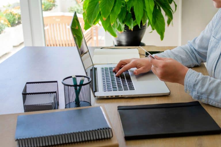 ASUS ZenBook Review: The Slimmest Ultrabook Laptop of All Time!