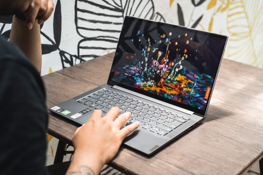 Lenovo ThinkPad X1 Carbon Gen 9 - Specs, Reviews, Deals Lenovo ThinkPad X1 Carbon Gen 9 - Specs, Reviews, Deals