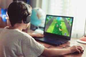 ASUS ROG Zephyrus G15 Review: Better Than Zephyrus G14?