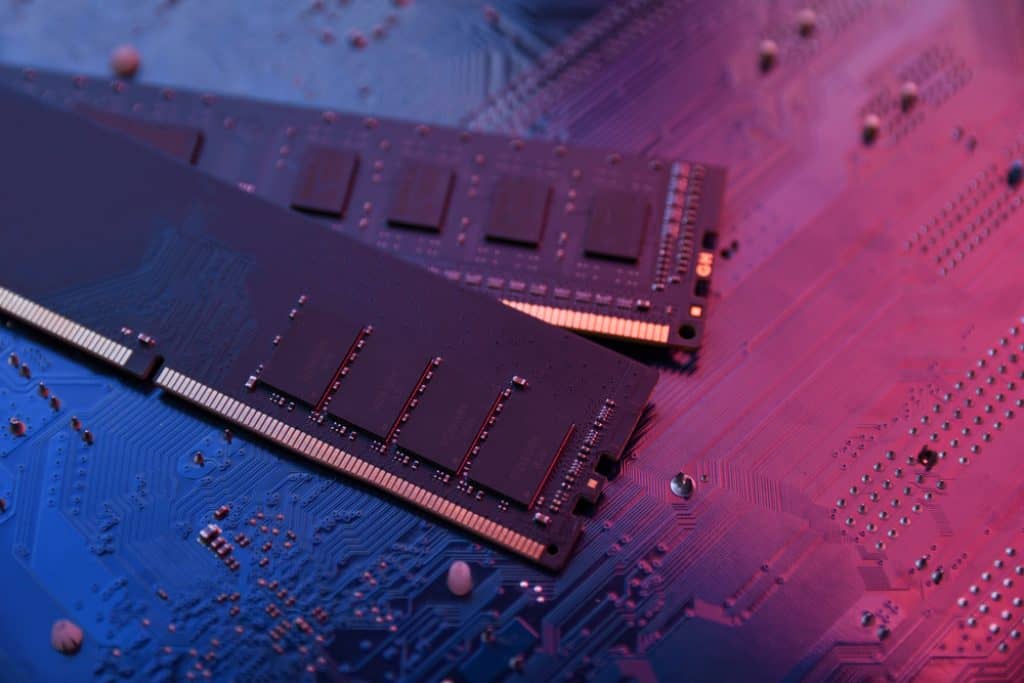 DDR3 vs DDR4 Explained: Features, How It Works, Pros And Cons