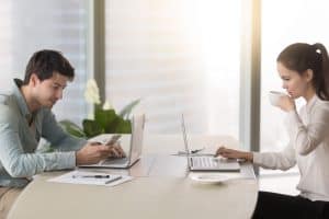 Dell XPS 15 vs MacBook Pro: The Ultimate Face-off!