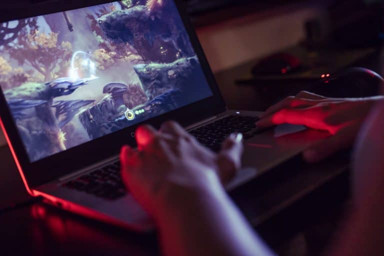 Lenovo Y740 Review: A Fast and Powerful 17″ Gaming Laptop