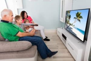 Samsung UN65RU7100FXZA Review: A Solid-performing 4K TV