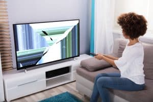 TCL 75S425 Review: An Average But Expensive Television