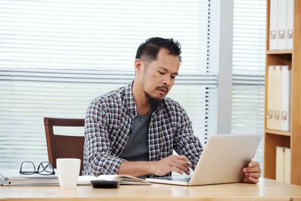 Dell Inspiron Mini 10 Review Feature-Packed Netbook