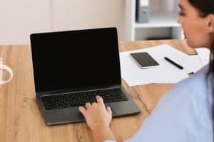 Dell Latitude 2100 Review: A Netbook for Students