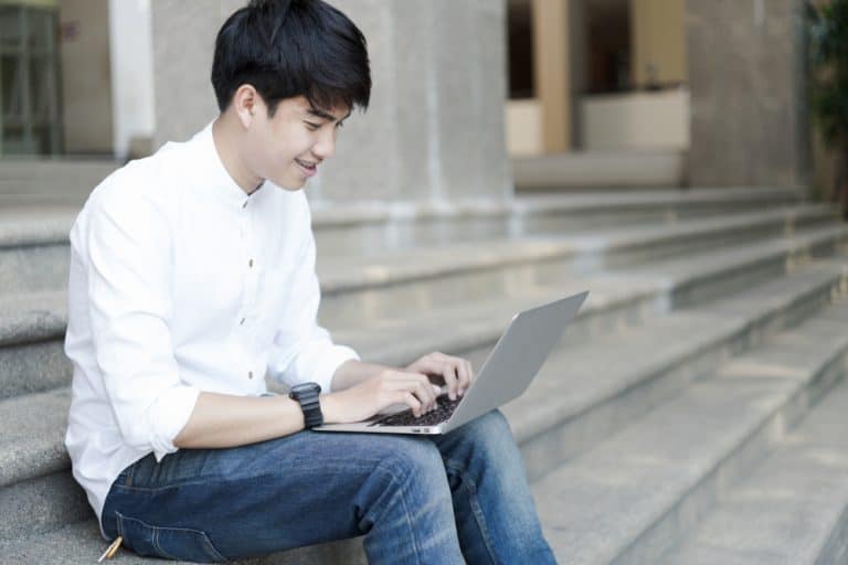 Dell Inspiron 15 5000 Review: Excellent Mid-range Laptop