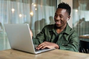 HP 17z Laptop Review: A Mid-Range Business Laptop