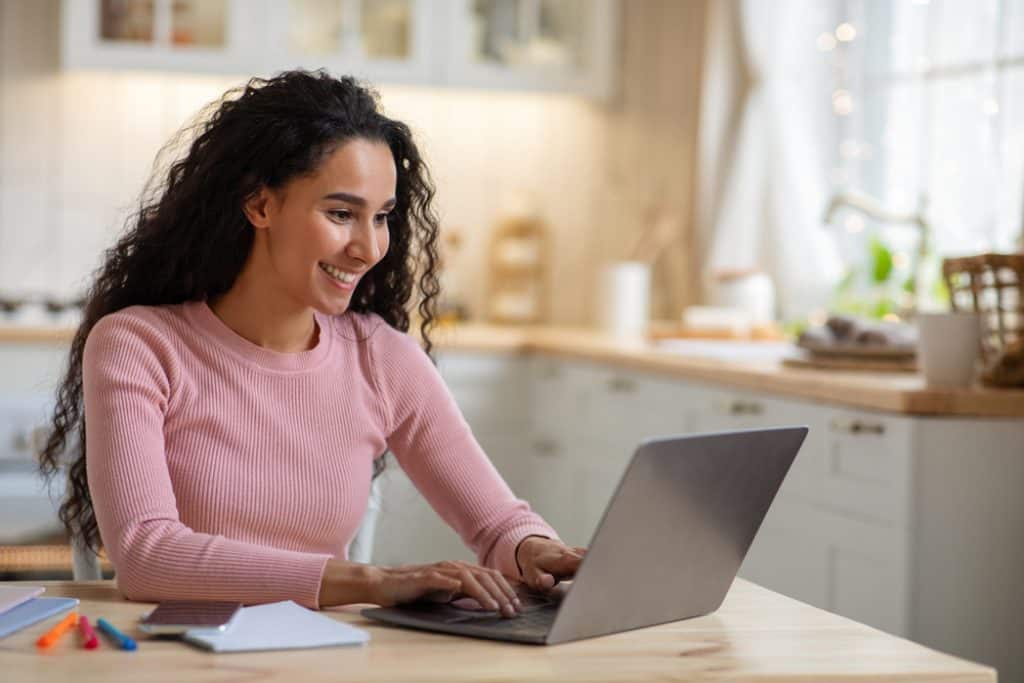 Dell Latitude 7350 Review Outdated, But Good For Business