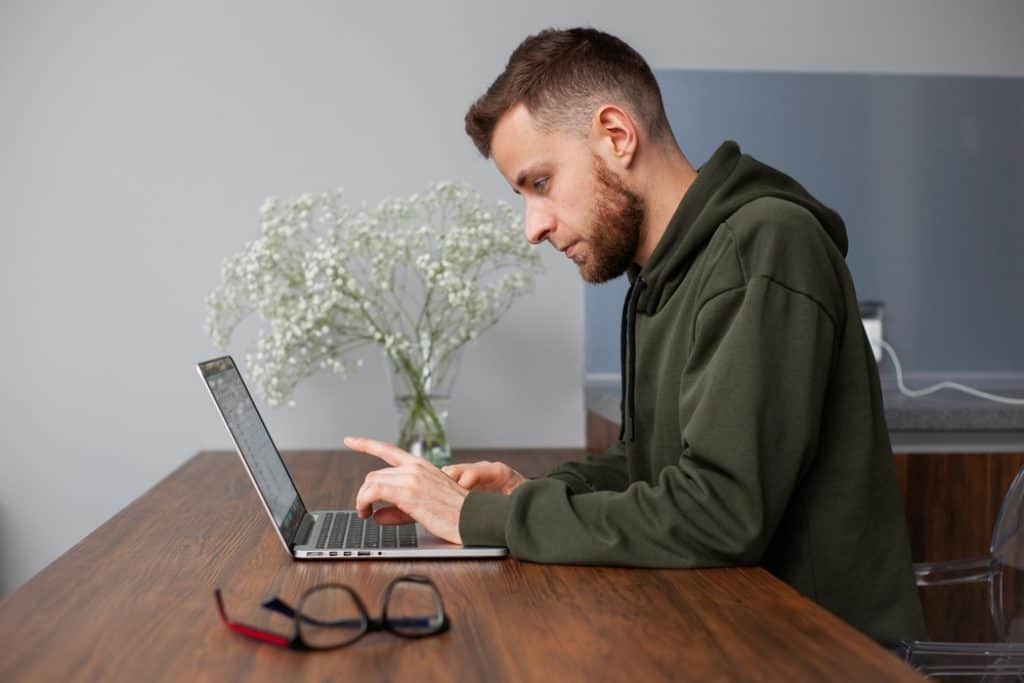 Lenovo IdeaPad Z70 Review Heavy, Yet With Powerful Features