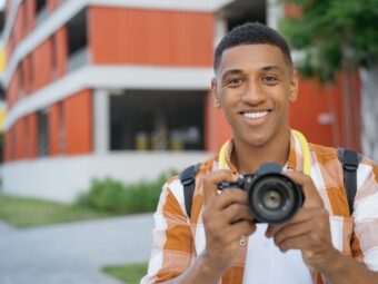 Nikon D3000 specs