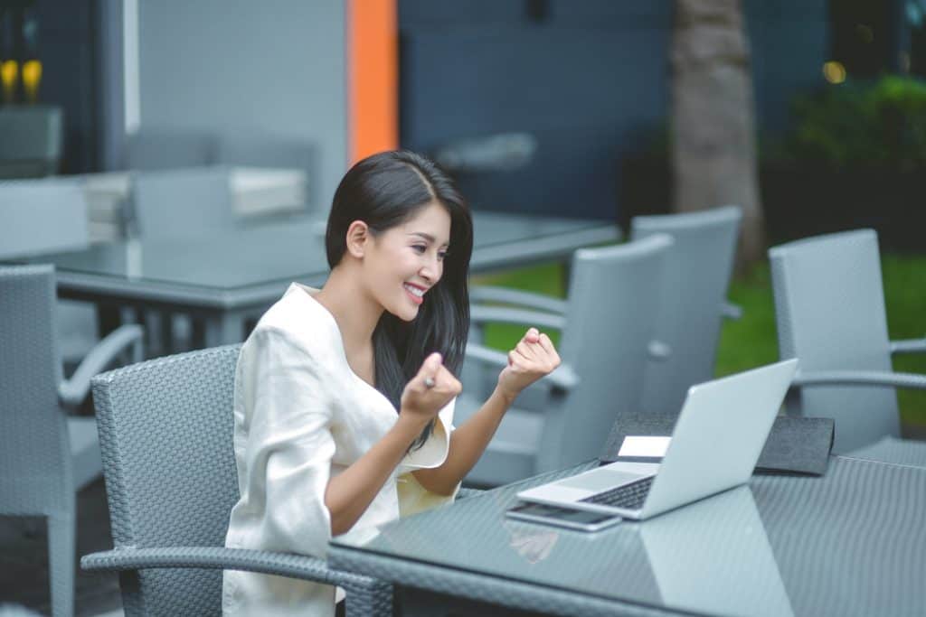 Galaxy Book Ion Evaluation: The Very Best Ultraportable Laptop Computer? 8 4 shutterstock 680127547