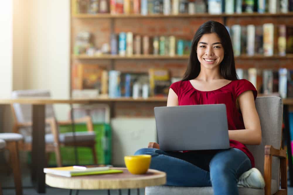 Lenovo IdeaPad 710s Plus Review: Slim, Light and Compact