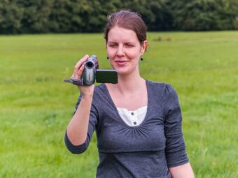 Sony HANDYCAM HDR-CX405 Specs