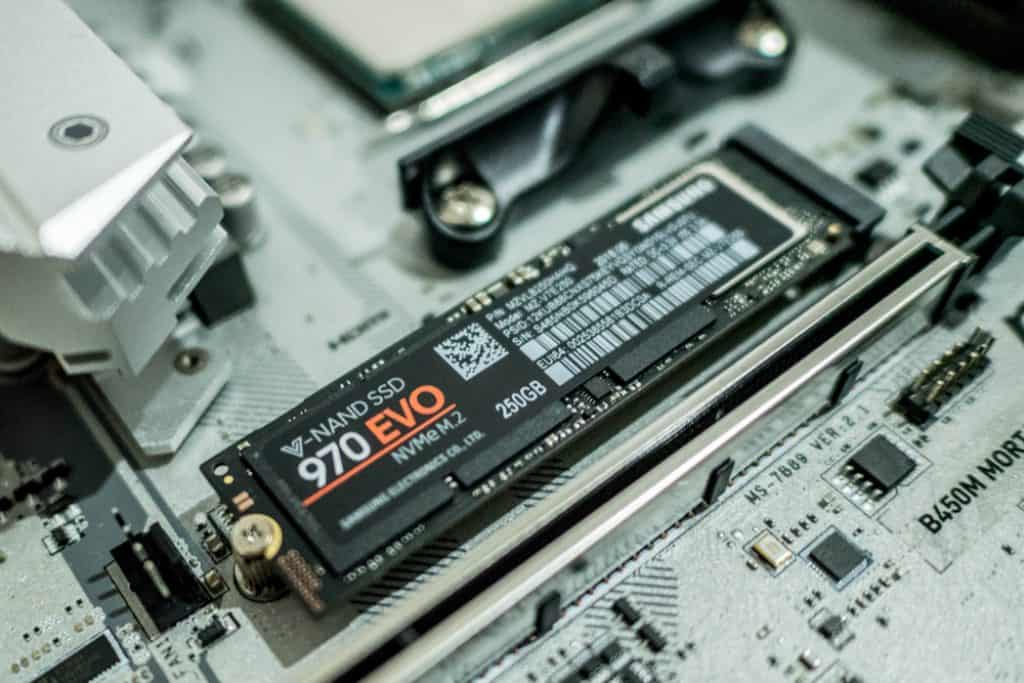 Ro tilj Betsy Trotwood Pumpa Motherboard With A Pci Connection With Ssd ro-tilj-betsy-trotwood-pumpa-motherboard-with-a-pci-connection-with-ssd