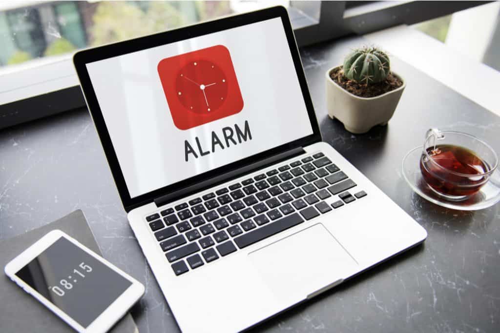 How To Use Alarms In Windows 11