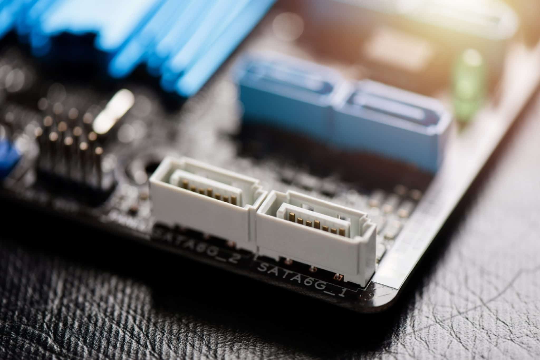 SATA Computer Bus Overview, Features, and Pros & Cons