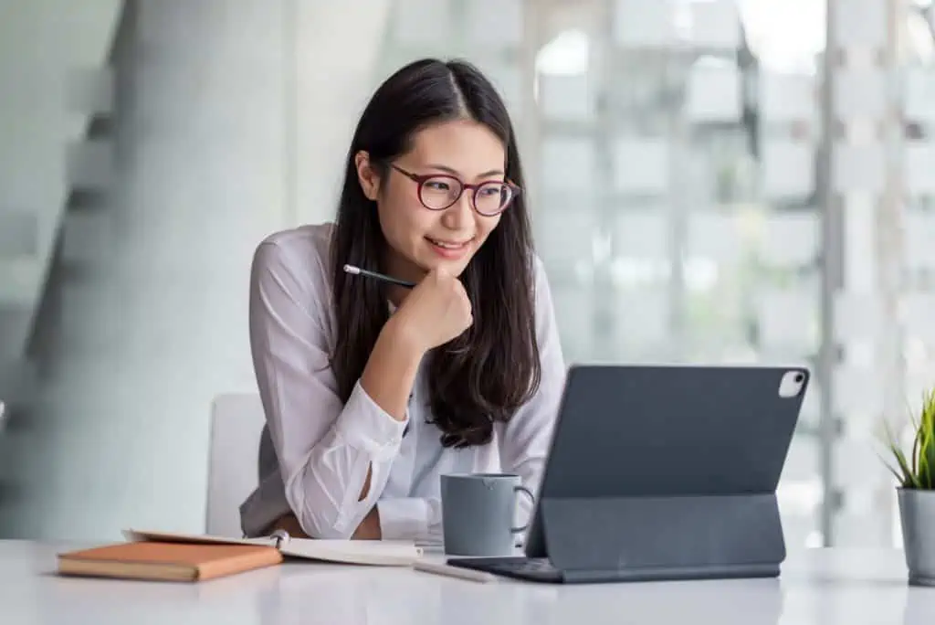 What is windows powershell overview features pros and cons