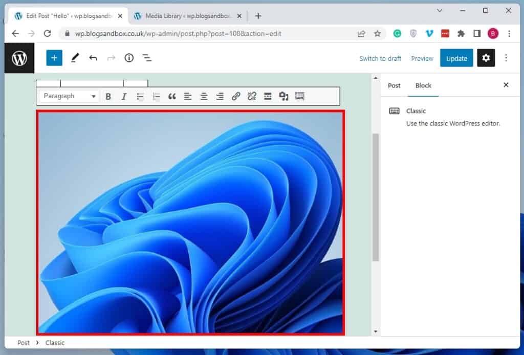 Add a border to an image in WordPress using HTML