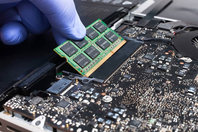 DRAM Explained: Dynamic Memory With Fast Speed