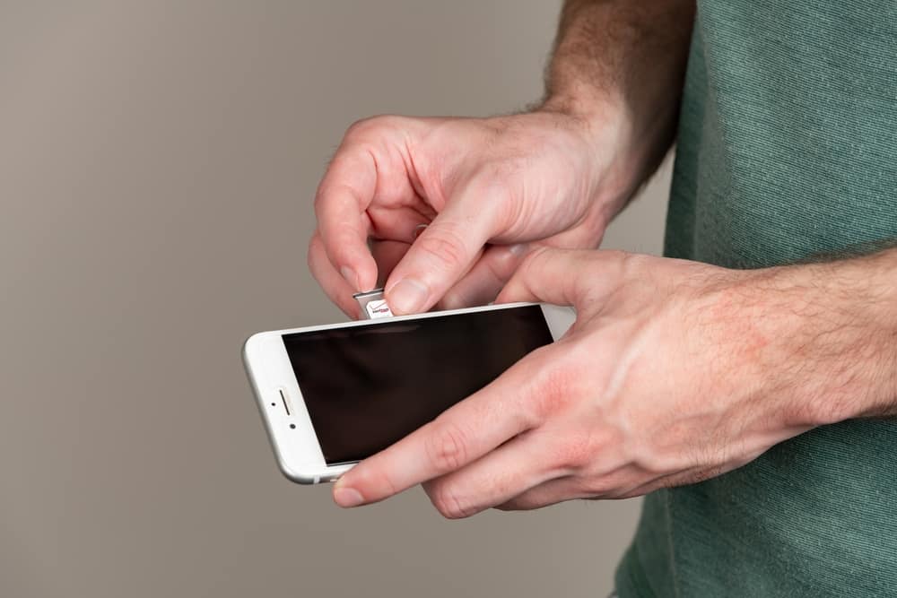 Why does my iphone say no sim itechguides