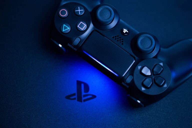 Why is my PS4 Controller Light Blue and not Working